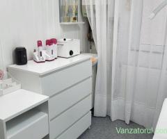 Inchiriere post, camera pentru servicii de Coafor, Cosmetica