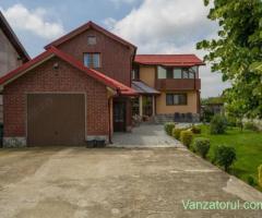 Afumați – Trandafirului, casă cărămidă 6 camere, teren 750 mp, 2 garaje