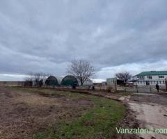 Vand inchiriez teren intravilan plus constructii industriale si rezidentiale