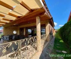 Casa cu iesire la lac