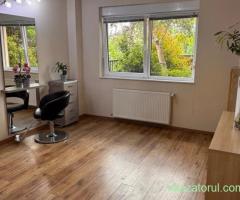 Camera 14 m2 in salon Braytim
