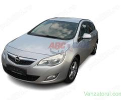 Dezmembrez Opel Astra J 2010-2012 1.7 CDTI cod motor: A17DTJ (cutie, bara, aripa, far, usa, geam)