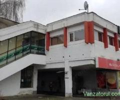 De vanzare: 453mp-doua spatii comerciale in Arad, Piata Arenei nr. 7, Boul Rosu