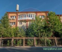 Hotel de vanzare la cateva minute de Podul Mogosoaia