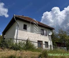 Casa la munte, la cheie, priveliste panoramica, in sat Ret, Hunedoara