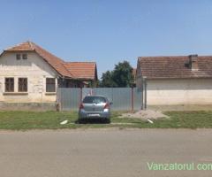 OCAZIE, merita cumparat -Proprietar vând casă cu gradina în Chelmac , str.Principala, nr.80