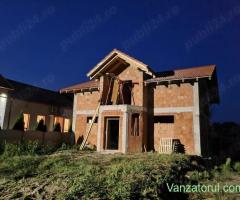 Vand casa in rosu sat Bătesti oras Faget