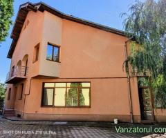 Proprietar vand vila d+p+e+m cu o suprafata generoasa de 540 mp construiti, teren amplu de 950 mp