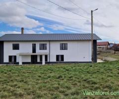 Vand spatiu comercial (clinica)