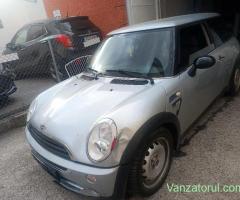 Mini Cooper One R50 Avariat