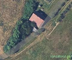 teren 708 m pătrați +Casă de finisare 138m pătrați +250 m pătrați proprietate strada privată.