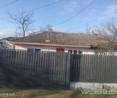 vind casă bătrânească renovabilă 3 camere ,apă ,curent ,gaze, centrală gaz
