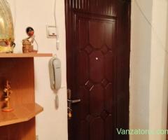 Vând apartament 2camere-circular,str.Nanterre,Craiova