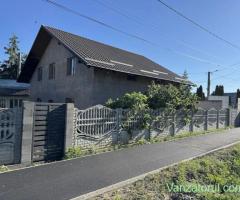 Casa de vânzare în loc Tg Trotus