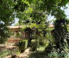 Vând casă cu teren intravilan în comuna Frumușani