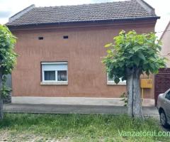 Casa cu 3 camere, zona Fratelia