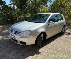 Vând VW Golf V Confortline, 1,6 Benzina, 102CP, dec. 2007 + Set Roți iarnă cu anvelope 80%