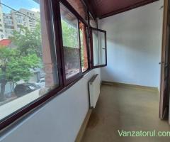 Spatiu comercial tip apartament in spate la Bd Decebal 6 camere 120mp+ mansarda 100mp si terasa