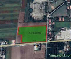 Vând 43000mp teren intravilan pretabil parc fotovoltaic sau construcții civile și industriale.