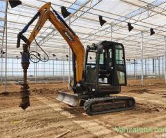 Inchirieri utilaje buldoexcavator miniexcavator bobcat tractor freza foreza compactor dumper