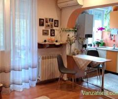 Apartament 2 camere, decomandat, ultracentral, boxă, garaj