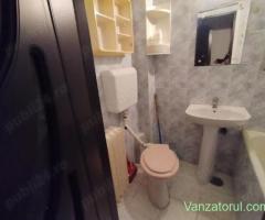 Particular vând apartament cu doua camere