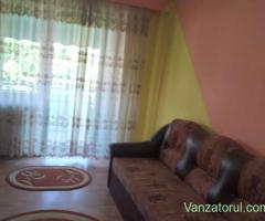 BRASADAS vinde apt. cu 2 camere la etajul 4 in Micro 17.