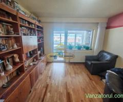 Vand apartament 3 camere decomandate – zonă Ștefan cel Mare