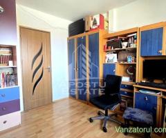 Apartament cu 2 camere de vanzare, centrala proprie, zona Lipovei