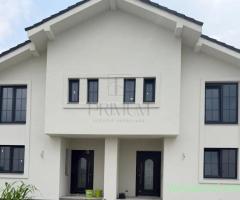 1 2 DUPLEX DE V #194;NZARE - MO #536;NI #538;A NOU #258;