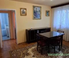vând apartament cu 3 camere, semidecomandat, Vlaicu, Fortuna