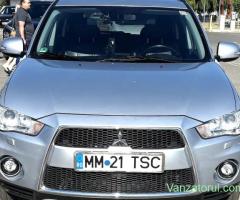 Mitsubishi Outlander- 4x4 - 7 Locuri