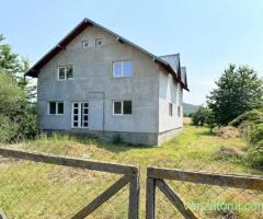 Vand casa 180 mp cu 2 terenuri de 5500 mp