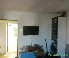 Vand apartament 2 camere decomandat zona Ciresica Constanța