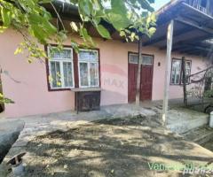 Casă cu mult teren, sat Șerbănești, com. Corbița, jud. Vrancea