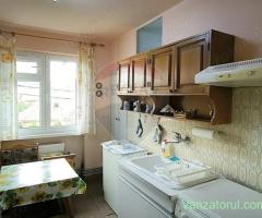 Apartament 3 camere, Centru 59000Euro, etaj 2