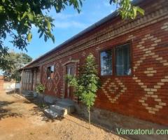 Casa de caramida aproape de autostrada in jud.Timis