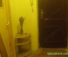 Propritar vand apt 3 camere Titan