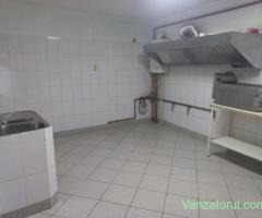 Proprietar inchiriez
