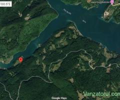 Teren de 5 hectare la Lacul Siriu