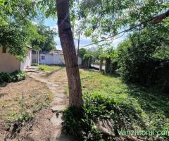 2 case, pivniță din piatră, garaj, grădină, încălzire cu gaz