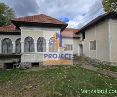 Casă Centrală Curtea de Argeș, Teren 2.211 mp