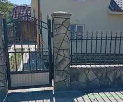 Vând casa + teren 5500mp Cacica, Jud. Suceava