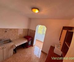 Apartament cu 2 camere în zona Lipovei etaj 3 decomandat menajat integral mobilat utilat