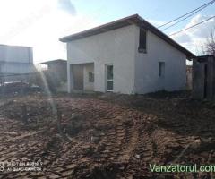 Vând casă în comuna Popricani