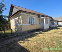 Vând casă părintească în sat. Diocheți, comuna Movilița
