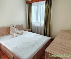 Apartament cu 2 camere, zonă centrală, cu loc de parcare