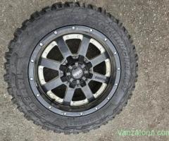Jeep Jenti Anvelope Wrangler,Grand Cheroche,33x12,50R 20LT Org.Canada cu senzori presiune roti