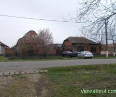 Casa 2 corpuri, hala fosta brutarie, locuinta sau afacere, 1689mp teren Padureni, Timis, comision=0%