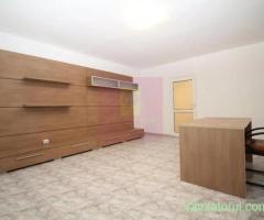 Apartament cu 3 camere de vânzare Decebal adiacent